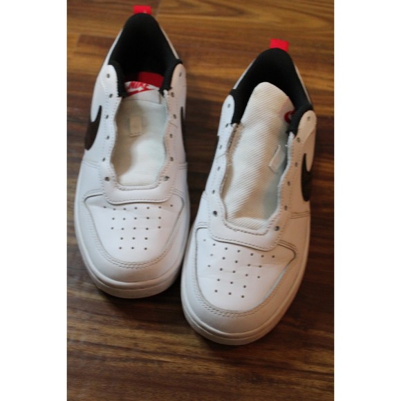 NIKE COURT BOROUGH LOW 2 SE WHITE/BLACK-VERY BERRY DM0110 100 US SZ 4.5Y - Picture 6 of 9